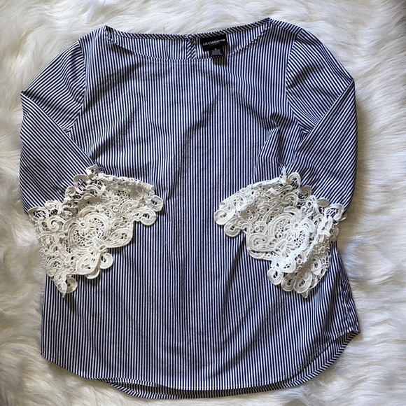 Liz Claiborne pinstripe top - Picture 1 of 3